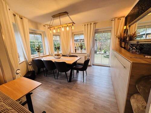 Wohn- und Esszimmer - 