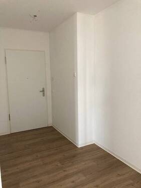 Weiße Wände_Weiße Tür.jpg - 