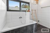 Bad Obergeschoss Bild 2 - 