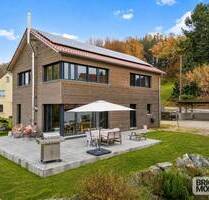 Architekten-Holzhaus Passivhaus A+, Tesla Powerwall Energieautark mit Westblick ins Zusamtal - Zusmarshausen / Wörleschwang