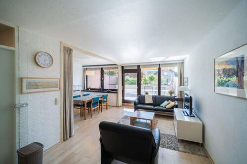 Blick durchs Wohn- und Esszimmer - 