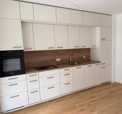 Einbauküche mit Geräten - 