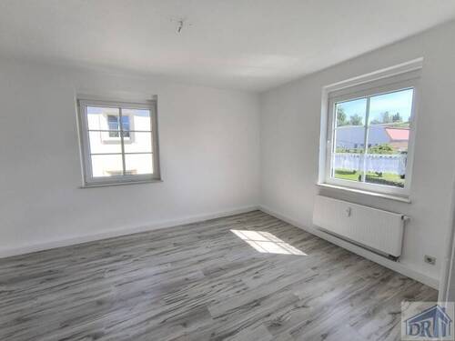 Schlafzimmer - Komplett neu sanierte, helle Wohnung wartet auf Sie!