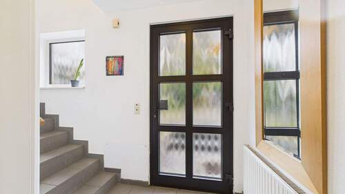 Fluf Haupteingang - 5 Zimmer Einfamilienhaus in Wiesbaden