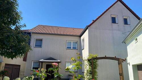 Hofansicht - 8 Zimmer Mehrfamilienhaus, Wohnhaus in Elsnig