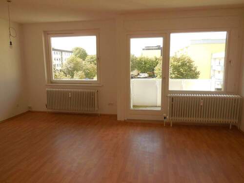 Wohnzimmer - 3 Zimmer Etagenwohnung in Salzgitter