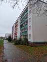 Zio 65-67 Aussenansicht.jpg - Nach Herrichtung Vermietung ab 15.07.2026 4-Raum mit Balkon und Badewanne