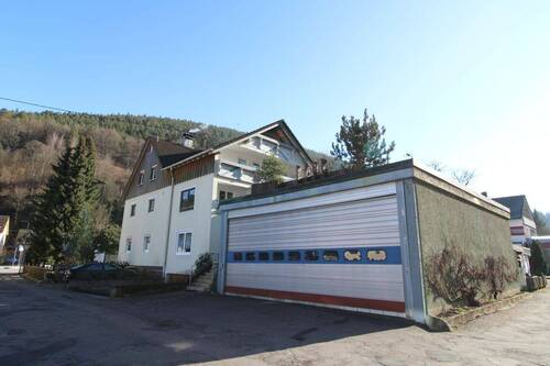 Busgarage - 