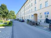 Außenansicht - *** bezugsfrei *** schön geschnittene 2-Zimmer-Wohnung in Lehel mit Nebenraum und TG-Stellplatz ***
