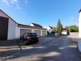 Garagen mit Umfeld - 