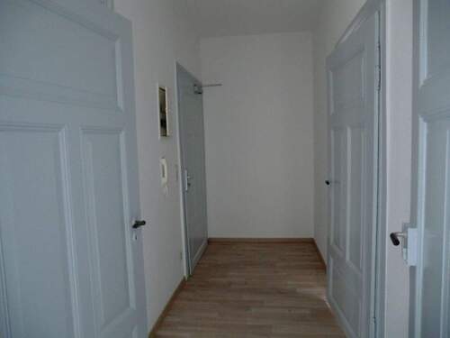 Flur - Etagenwohnung mit 72,00 m&sup2; in Markkleeberg zur Miete