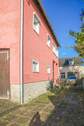Blick in den Hof - 5 Zimmer Mehrfamilienhaus, Wohnhaus in Margetshöchheim