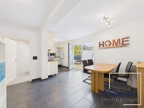 Koch-Essbereich - 7 Zimmer Mehrfamilienhaus, Wohnhaus zum Kaufen in Minheim