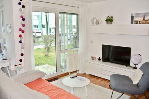 Blick in den Wohnraum... - 2 Zimmer Etagenwohnung zur Miete in Düsseldorf