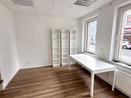 Ladenlokal EG - Mehrfamilienhaus, Wohnhaus in Mönchengladbach