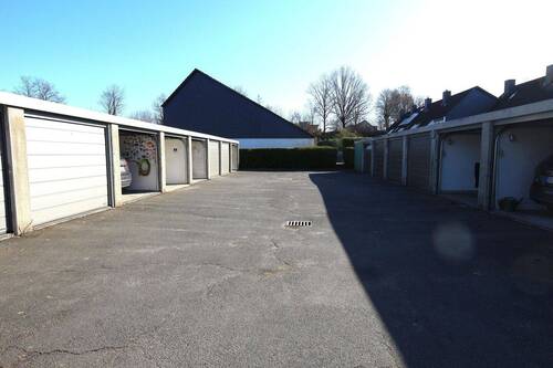 Garagenhof - 4 Zimmer Reihenmittelhaus in Glinde
