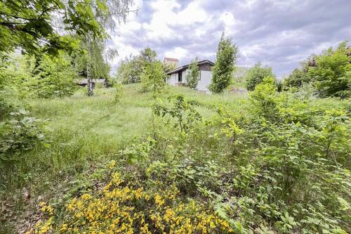 Idyllisch - Abriss oder Neubau?!? Großes Grundstück mit Altbestand in idyllischer Lage