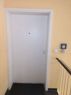 Wohnungseingangstüre - 2 Zimmer Etagenwohnung zum Kaufen in Nürnberg