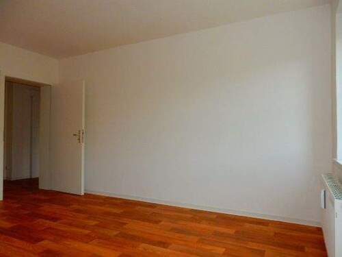 Schlafzimmmer - Platz für Kleiderschrank - 