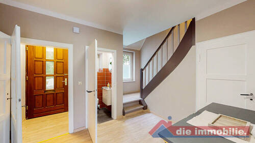 Flur_1 - 4 Zimmer Doppelhaushälfte in Magdeburg / Werder