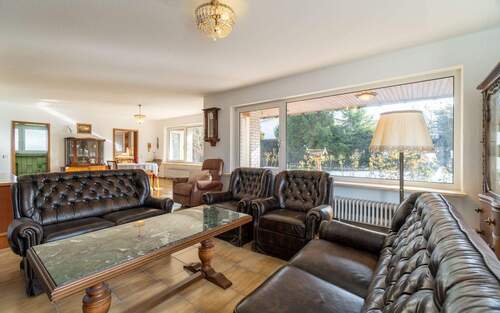 Wohnzimmer - 6 Zimmer Einfamilienhaus in Donaueschingen