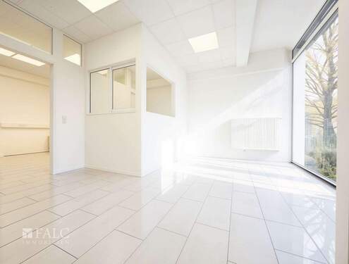 Fensterfront - (KI generiert) - Büro mit 50,00 m&sup2; in Sankt Augustin zum Kaufen