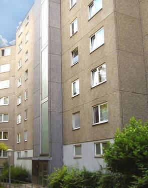 Karl-Marx-Str. 40 Hausansicht - 3 Zimmer Etagenwohnung zur Miete in Wiesbaden