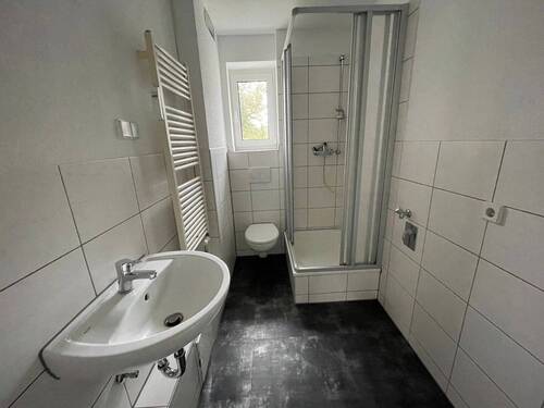 Beispielbild Badezimmer - 3 Zimmer Etagenwohnung in Magdeburg
