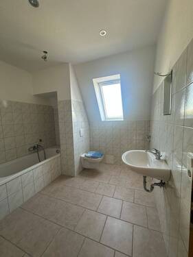 IMG-20250507-WA0002.jpg - Etagenwohnung mit 80,00 m² in Zwickau zur Miete