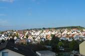 Ausblick - Gemütliche ca. 100m² Wohnung 1.OG mit Küche, Balkon & Stellplatz