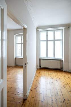 Zimmer 1 + 2 - Nur einen Steinwurf vom Lietzensee entfernt: charmante, bezugsfreie 2-Zimmer-Altbauwohnung!