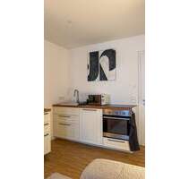 Schönes Apartment mit Balkon & teil Möbliert - München Schwabing-Freimann