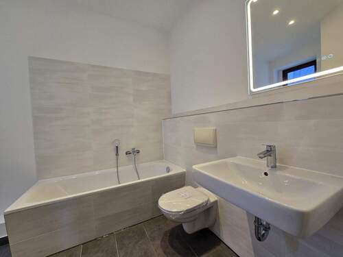 Schönfelder Str.21 ETW05 Bad - 2 Zimmer Etagenwohnung zum Kaufen in Dresden