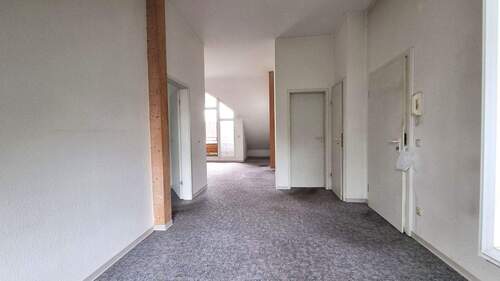 Eingang und Zimmer - 