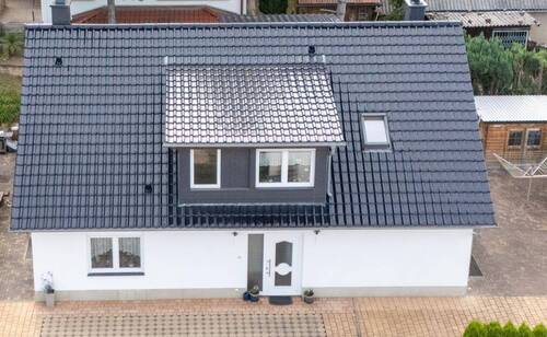 Hausansicht - 5 Zimmer Einfamilienhaus in Jena