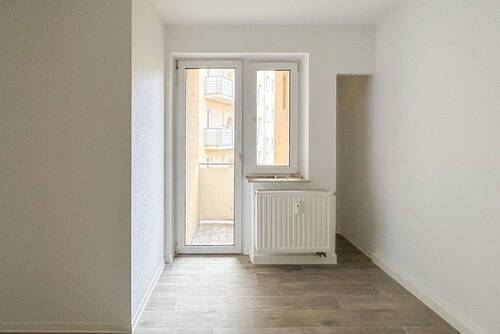 Küche_Blick zum Balkon - Etagenwohnung mit 51,00 m&sup2; in Plauen zur Miete