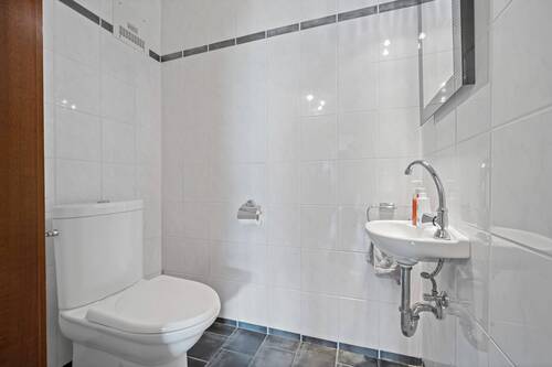 WC - 