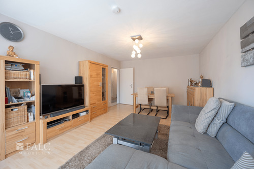 Wohnen Blick Esstisch Tür - 3 Zimmer Etagenwohnung zum Kaufen in Erding