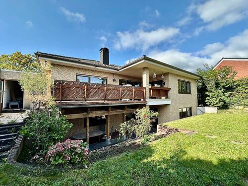 Hausansicht Rückseite - 5 Zimmer Bungalow zum Kaufen in Neuss