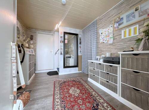 Flur - Einfamilienhaus mit 98,00 m&sup2; in Ruppichteroth zum Kaufen