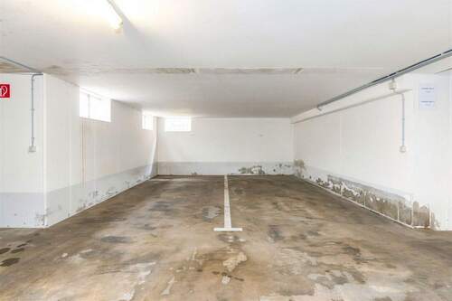 Tiefgaragenstellplatz - 