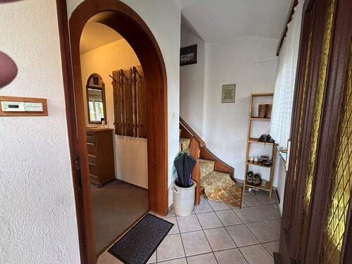 Eingangsdiele - Mehrfamilienhaus, Wohnhaus mit 141,00 m&sup2; in Neu Wulmstorf zum Kaufen