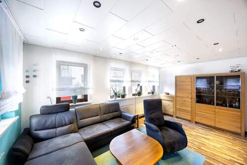 Wohnzimmer - 4 Zimmer Einfamilienhaus zum Kaufen in Waiblingen