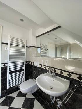 Badansicht - 3 Zimmer Etagenwohnung in Leipzig