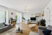 Wohnzimmer mit Ausgang auf die Terrasse und in den schönen Garten - Einfamilienhaus mit 162,00 m&sup2; in Königswinter zum Kaufen