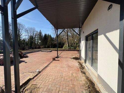 Überdachte Süd-Terrasse - 