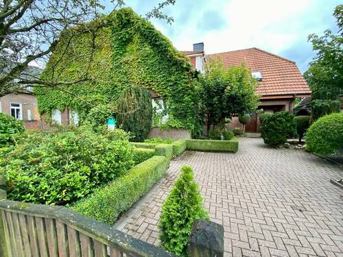 Straßenansicht - Keine Käuferprovision! Zweifamilienhaus im Zentrum von Fürstenau