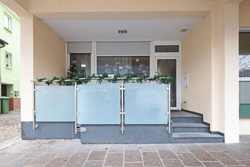 Ansicht Veranda 2 - 1 Zimmer Mehrfamilienhaus, Wohnhaus zum Kaufen in Möglingen