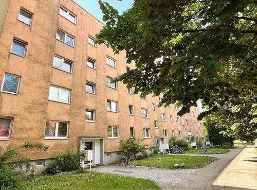 Aussenansicht 2 - 3 Zimmer Etagenwohnung zur Miete in Schwerin