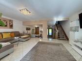 Wohnzimmer - 6 Zimmer Reihenmittelhaus in Magstadt